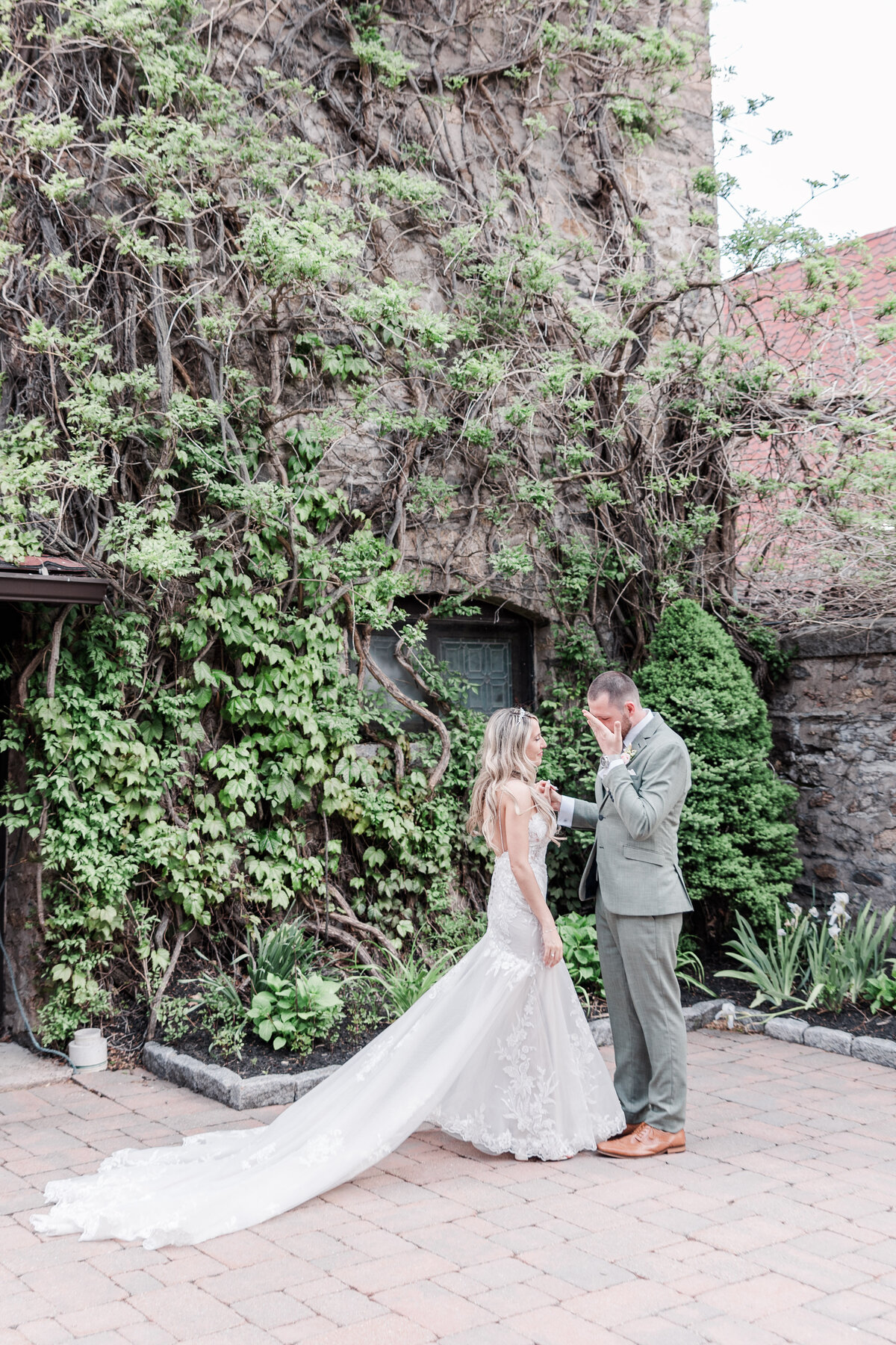 wedding-photography-at-saint-clements-castle-in-portland-connecticut-48