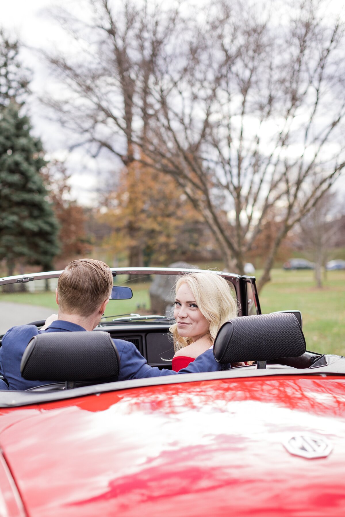 Vintage-Car-Engagement-Photos-DC-Maryland-Silver-Orchard-Creative_0021