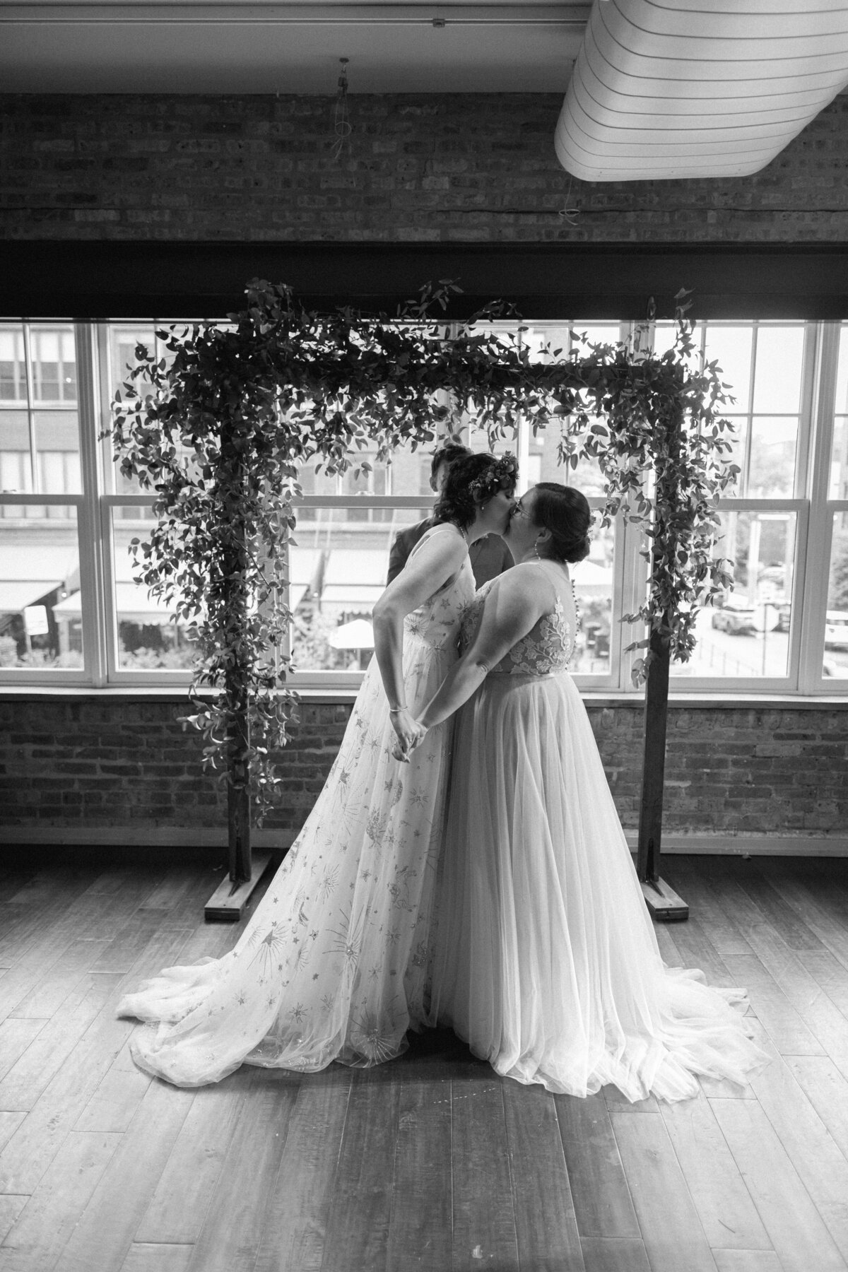 morgans-on-fulton-wedding-gay-queer-photographer-wedding-chicago-72