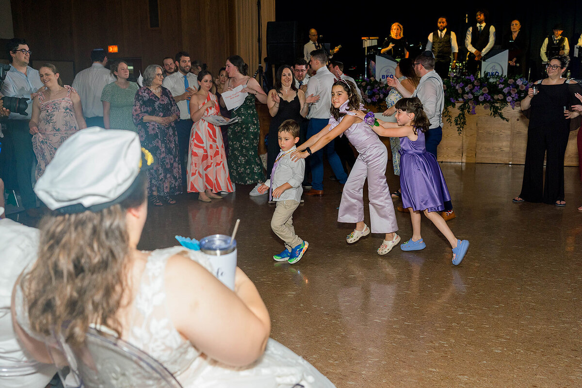 Eliana-Melmed-Photography-Chicago-LosAngeles-Jewish-WeddingPhotography-ElianaSklar-Shtick-00080