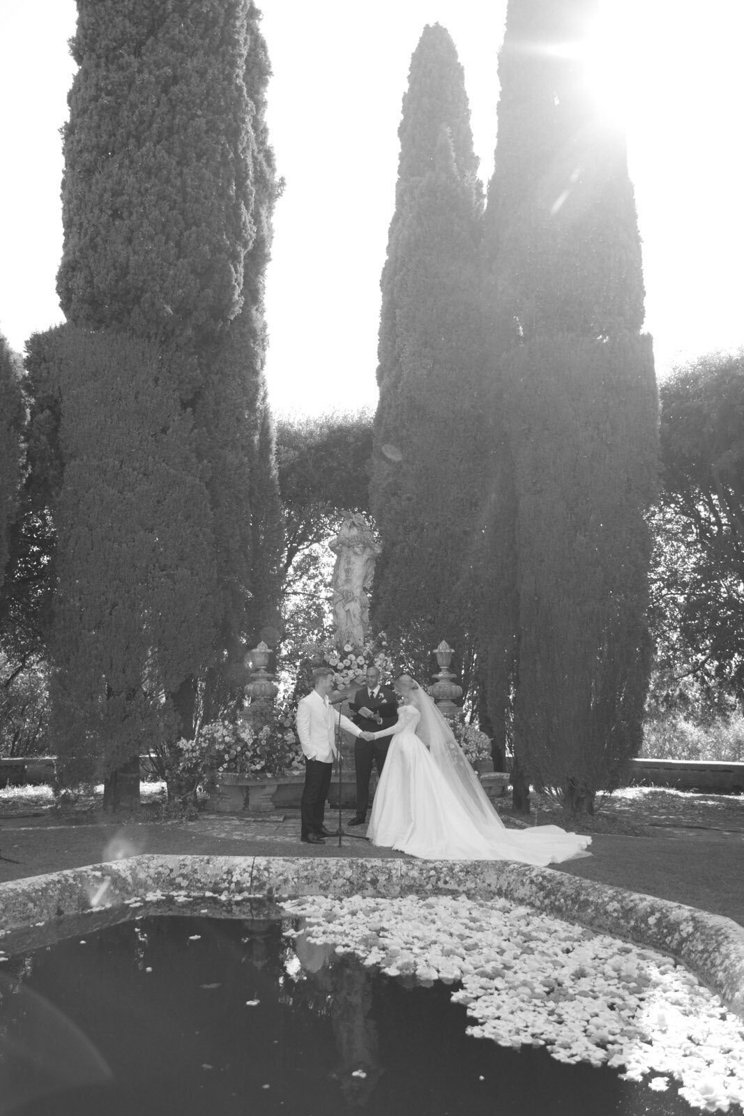 Flora_And_Grace_Tuscany_La_Foce_Editorial_Wedding_Film_Photographer-46