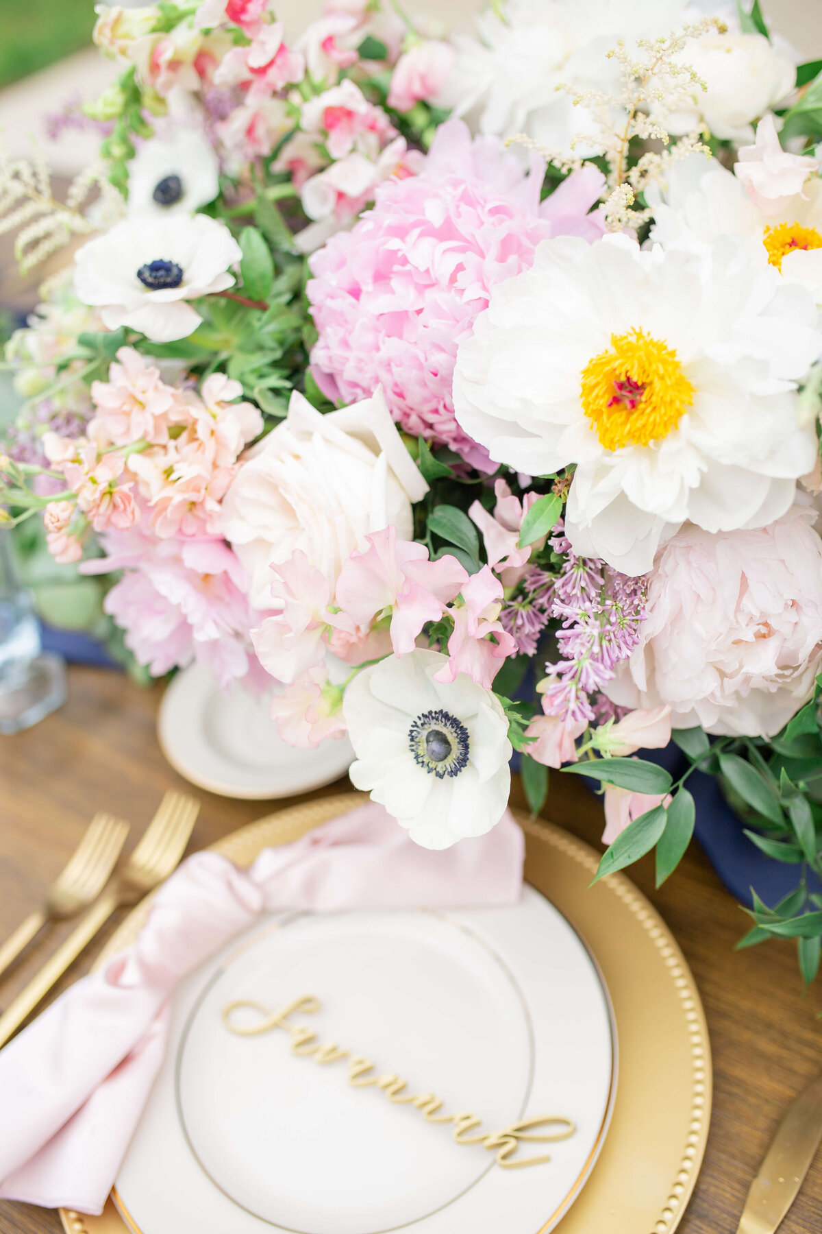 Top-Colorful-Tablescape-Inspiration-for-Wedding