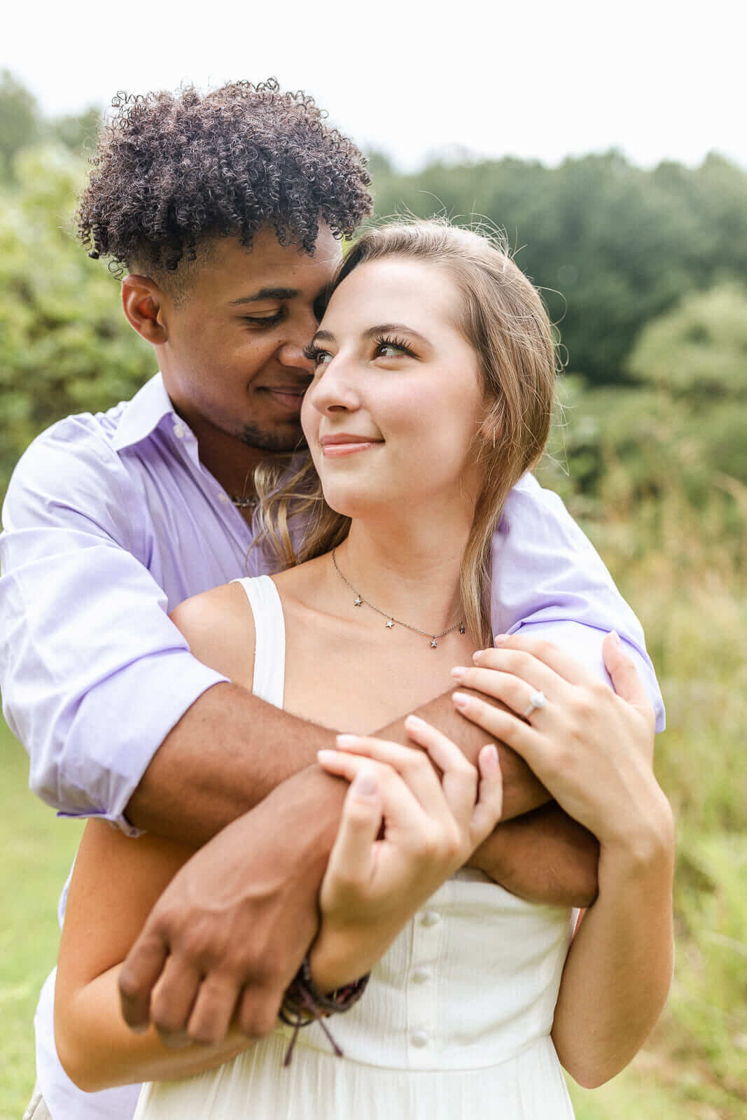 12-kara-loryn-photography-couple-holding-each-other