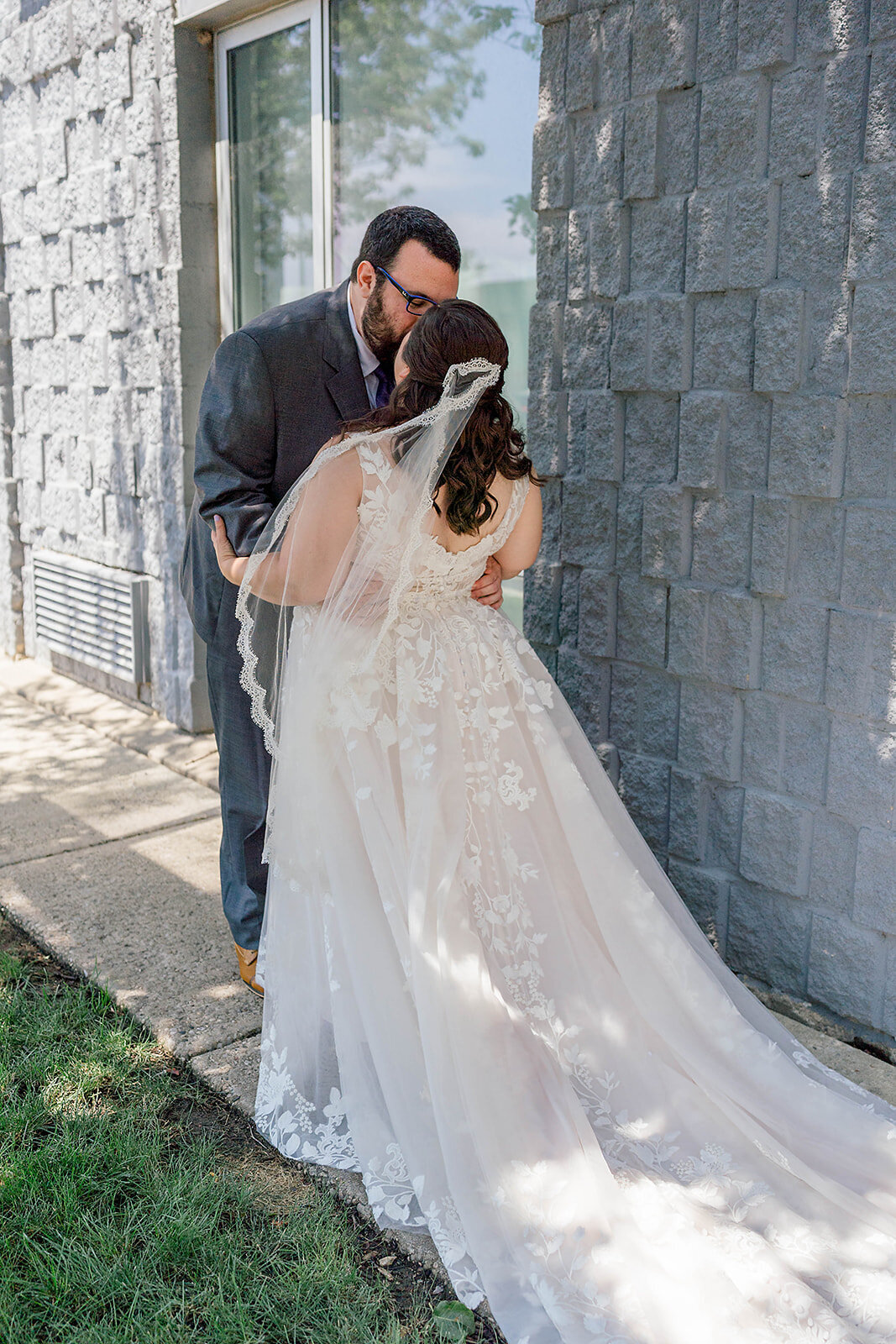 Eliana-Melmed-Photography-Chicago-LosAngeles-Jewish-WeddingPhotography-ElianaSklar-FirstLook-00081