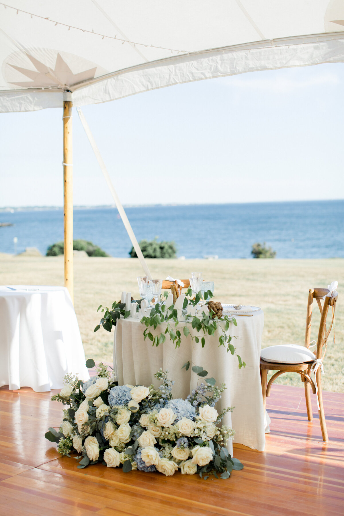 branford-house-wedding-sweetheart-table-nightingale-wedding-and-events-