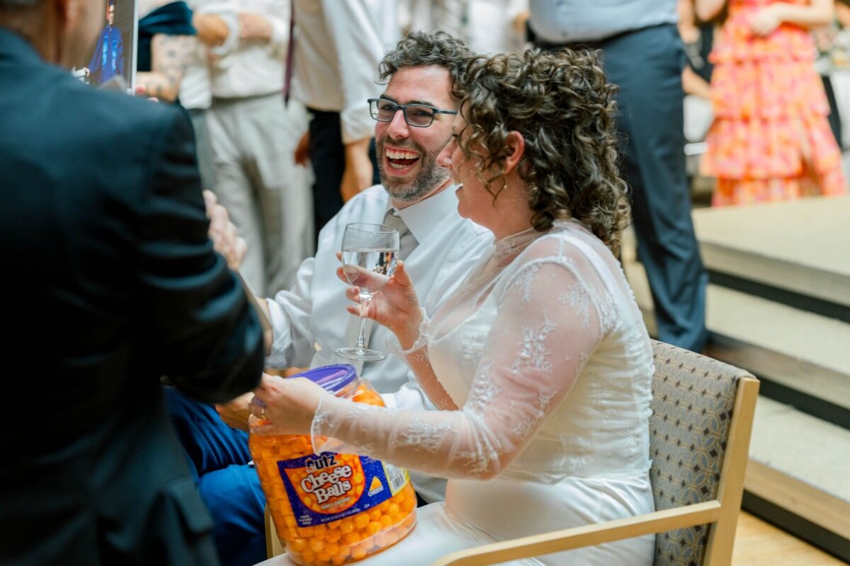 Eliana-Melmed-Photography-Chicago-LosAngeles-Jewish-WeddingPhotography-ShulaNoah-SneakPeek-00114