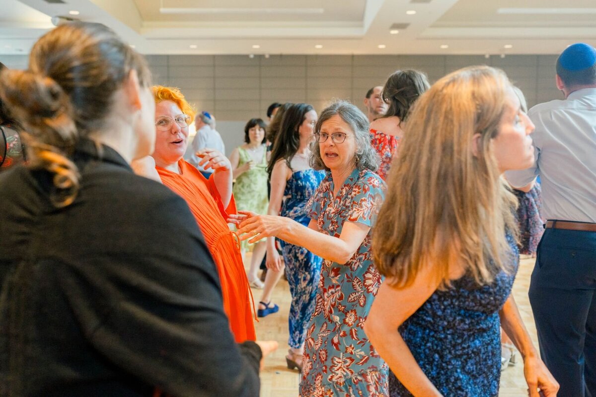 processed_ElianaMelmedPhotography_JewishWeddingPhotographer_ShulaNoah_Dancing-170