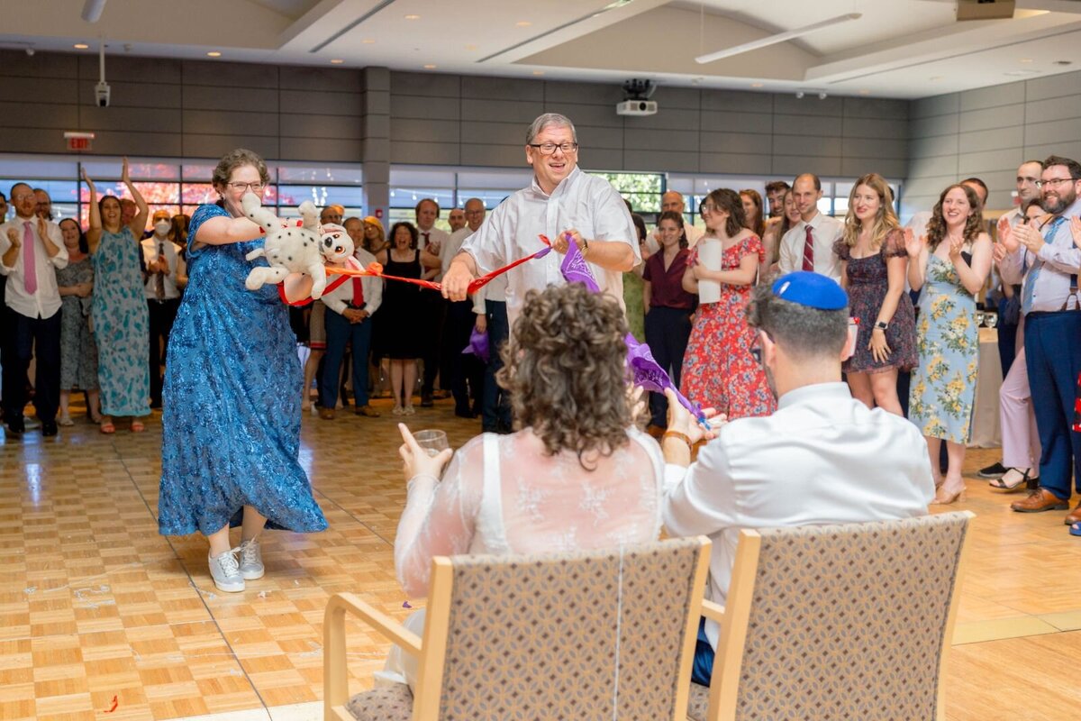 Eliana-Melmed-Photography-Chicago-LosAngeles-Jewish-WeddingPhotography-ShulaNoah-Shtick-00118