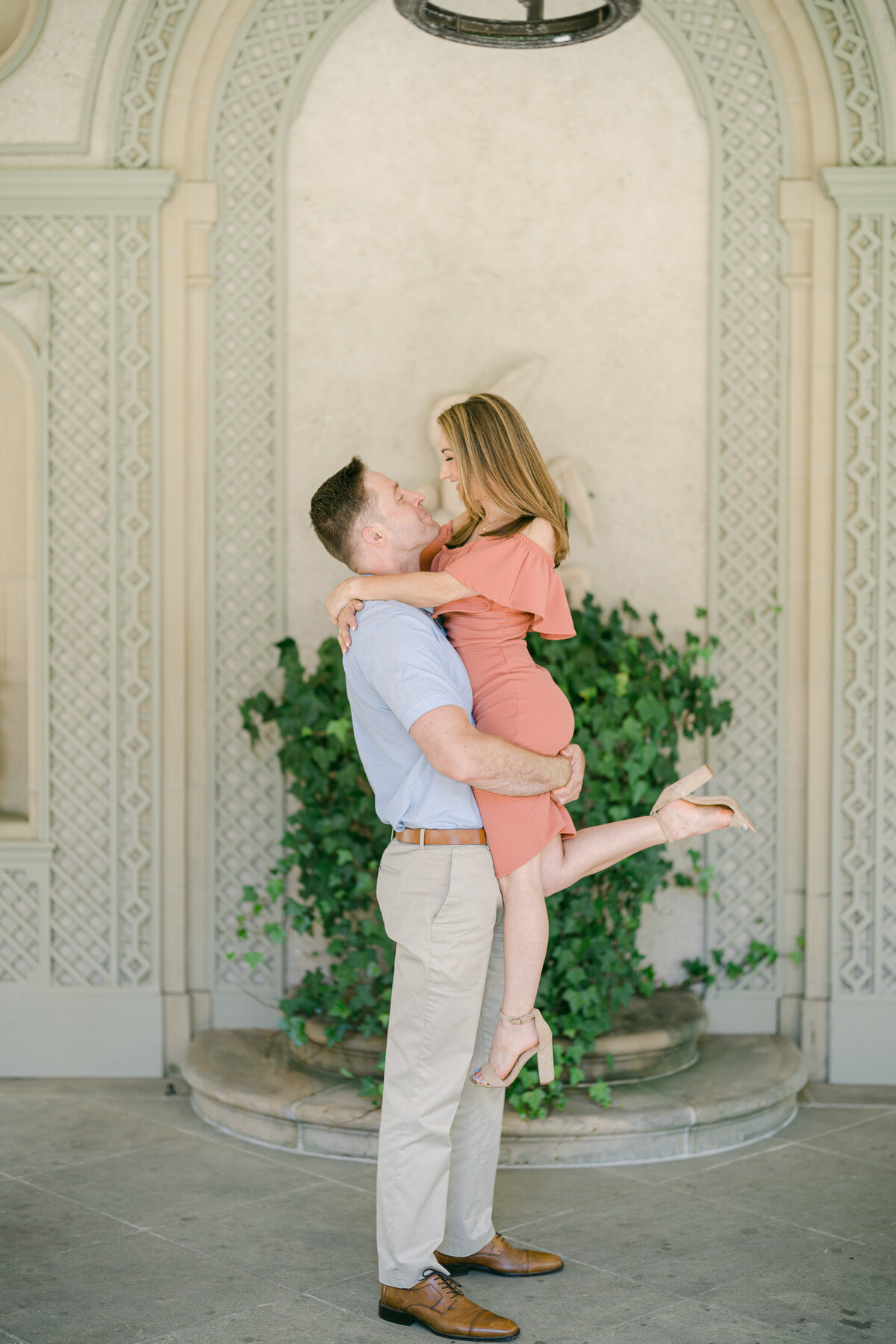 Romantic-Engagement-Session-at-a-Newport-Rhode-Island-Mansion