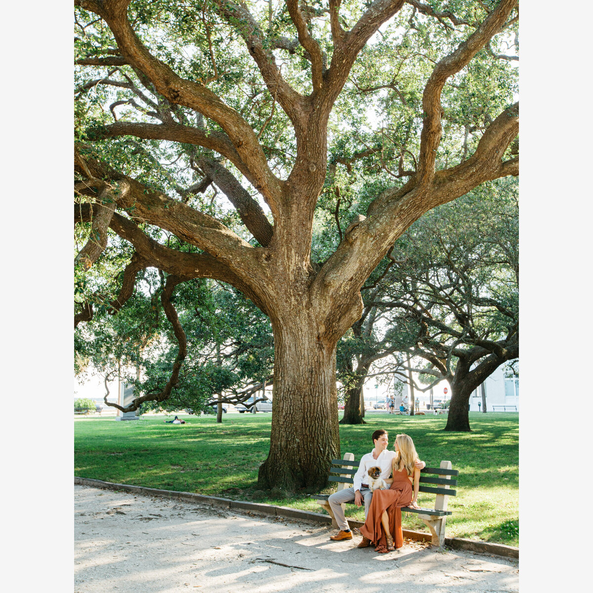 historic-downtown-charleston-engagement-photos--by-philip-casey-006