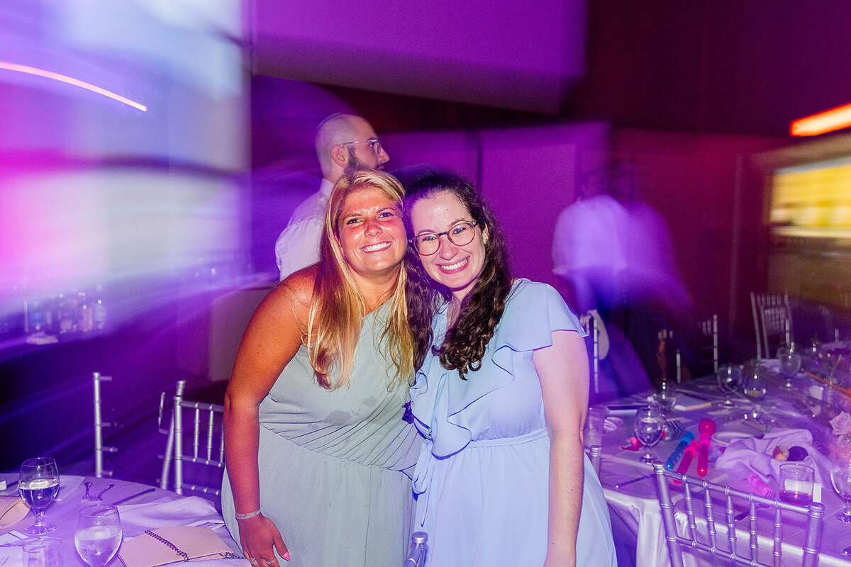 Eliana-Melmed-Photography-Chicago-LosAngeles-Jewish-WeddingPhotography-ElianaSklar-DanceFloor-00226