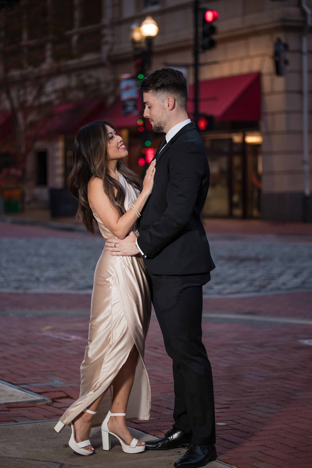 Engagement Photo session in Downtown Jacksonville by Phavy Photography Jacksonville Wedding Photographer-33