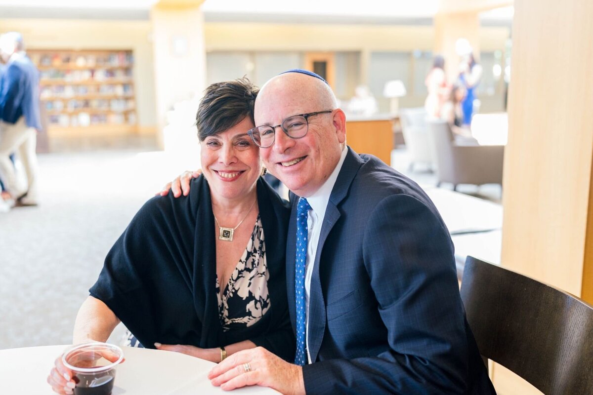 Eliana-Melmed-Photography-Chicago-LosAngeles-Jewish-WeddingPhotography-ShulaNoah-CocktailHour-00060