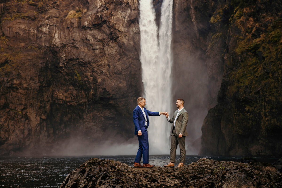 Seattle-adventure-wedding-photographer-James-Thomas-Long-Photography-379