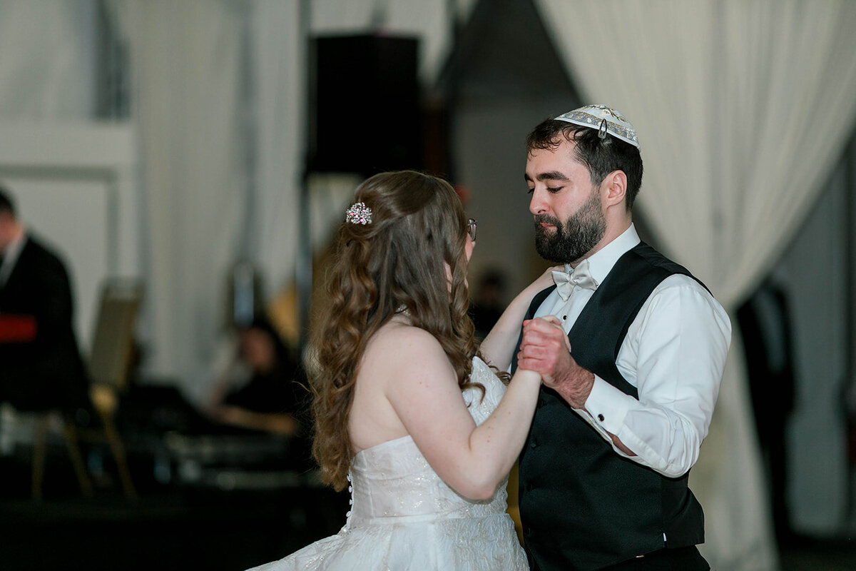 Eliana-Melmed-Photography-Chicago-LosAngeles-Jewish-WeddingPhotography-DInnerSpeeches-00101