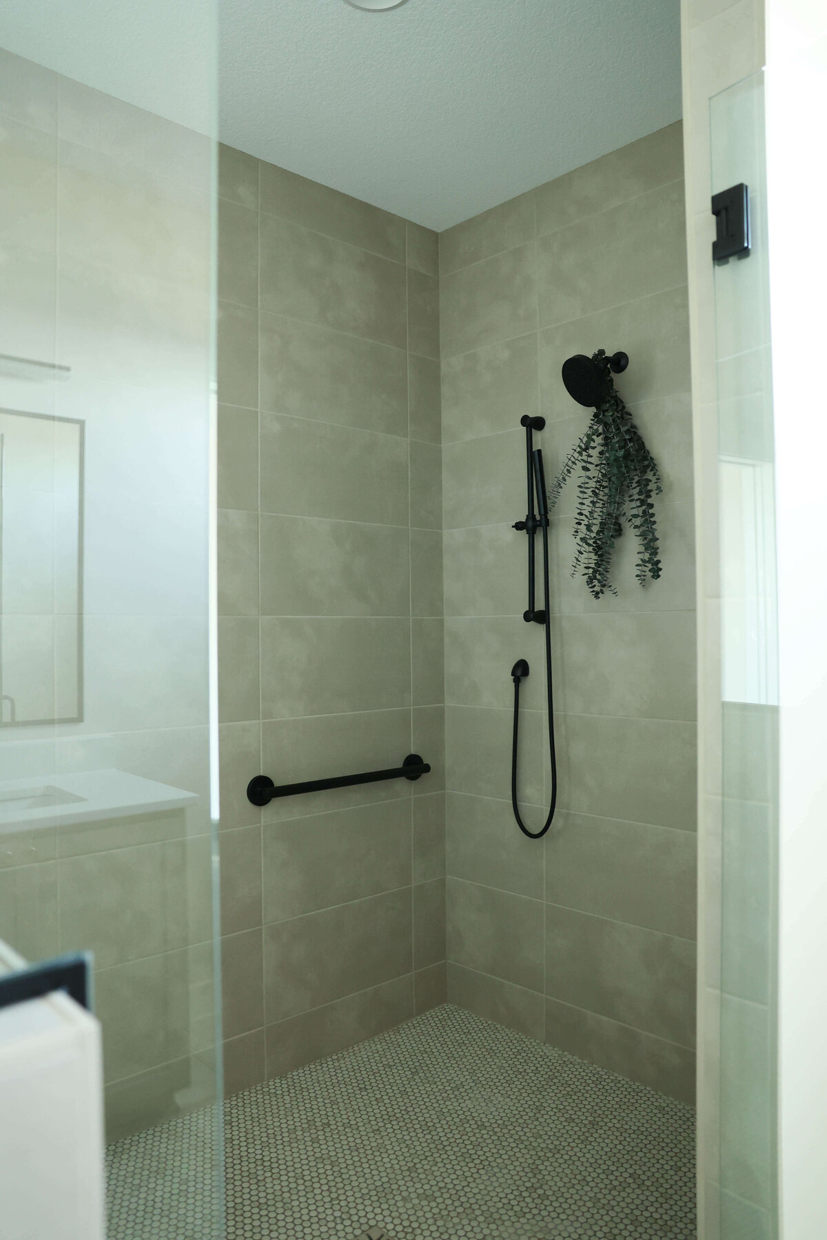 1183-Bathroom-Grimes-Central-Iowa-Custom-Home-JRL-Builders-3F1A8958