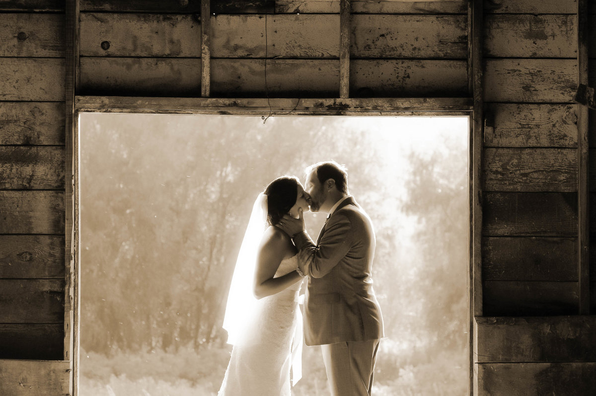 Kelowna  Okanagan Wedding Photography Suzanne Le Stage-5