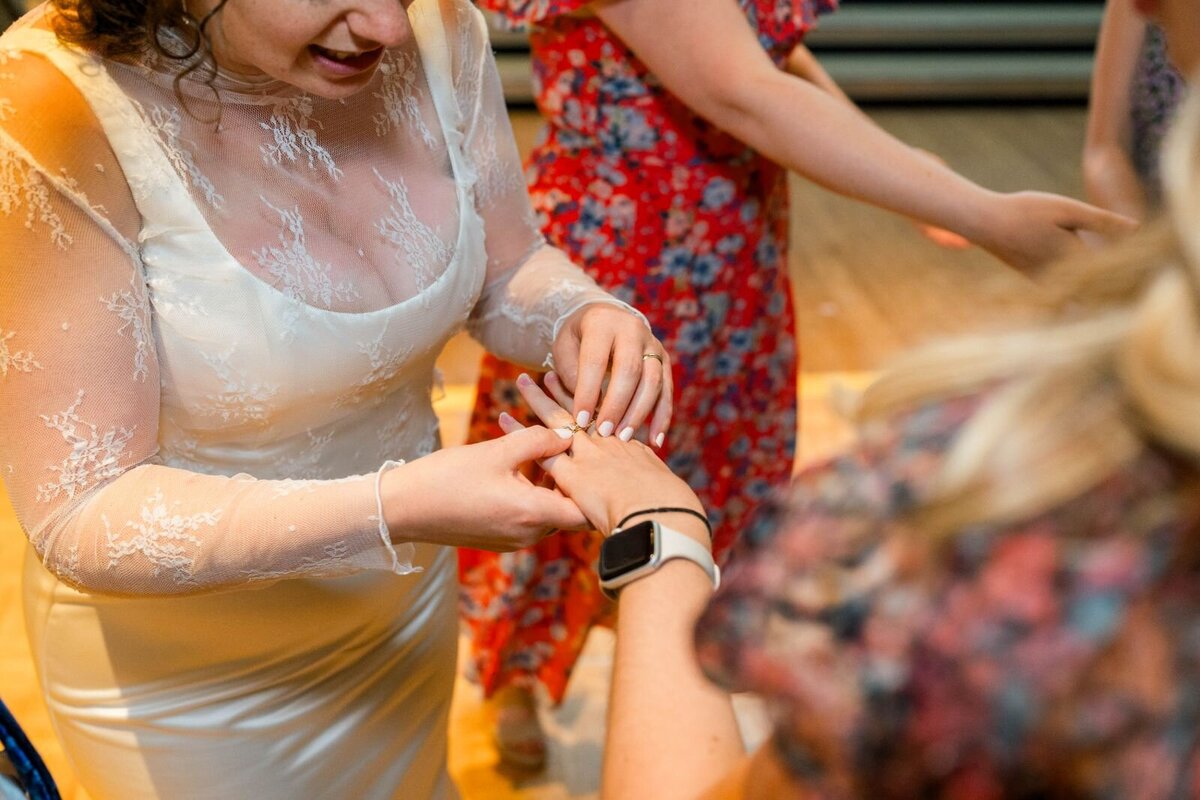 processed_ElianaMelmedPhotography_JewishWeddingPhotographer_ShulaNoah_Dancing-297