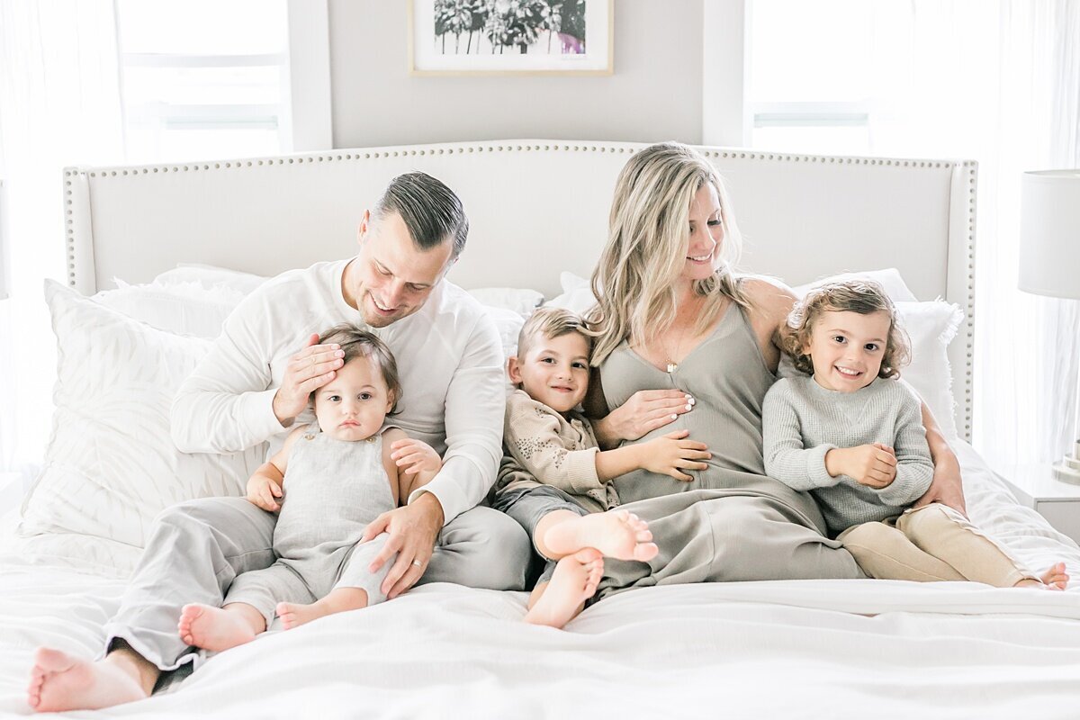 Mount-Pleasant-Maternity-Session-In-Home-Lifestyle_0009