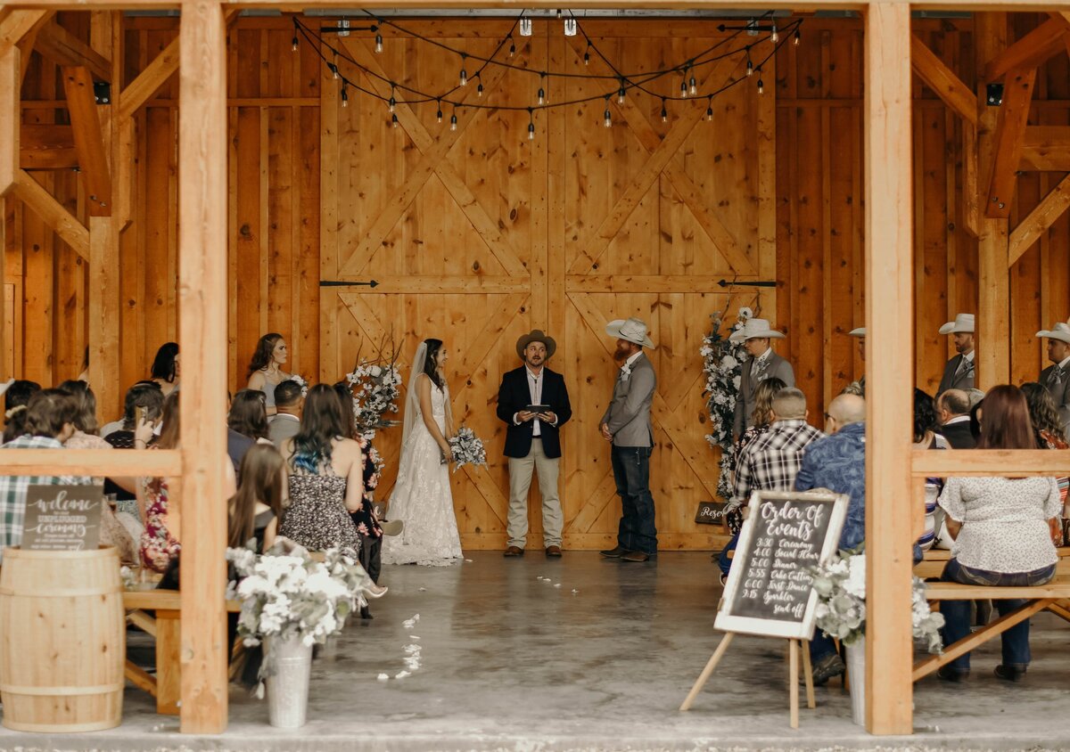 barn outdoor wedding ideas