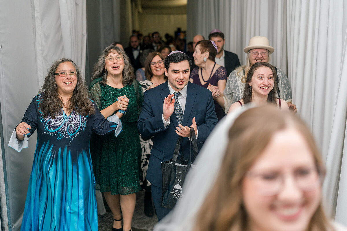 Eliana-Melmed-Photography-Chicago-LosAngeles-Jewish-WeddingPhotography-Chuppah-00281