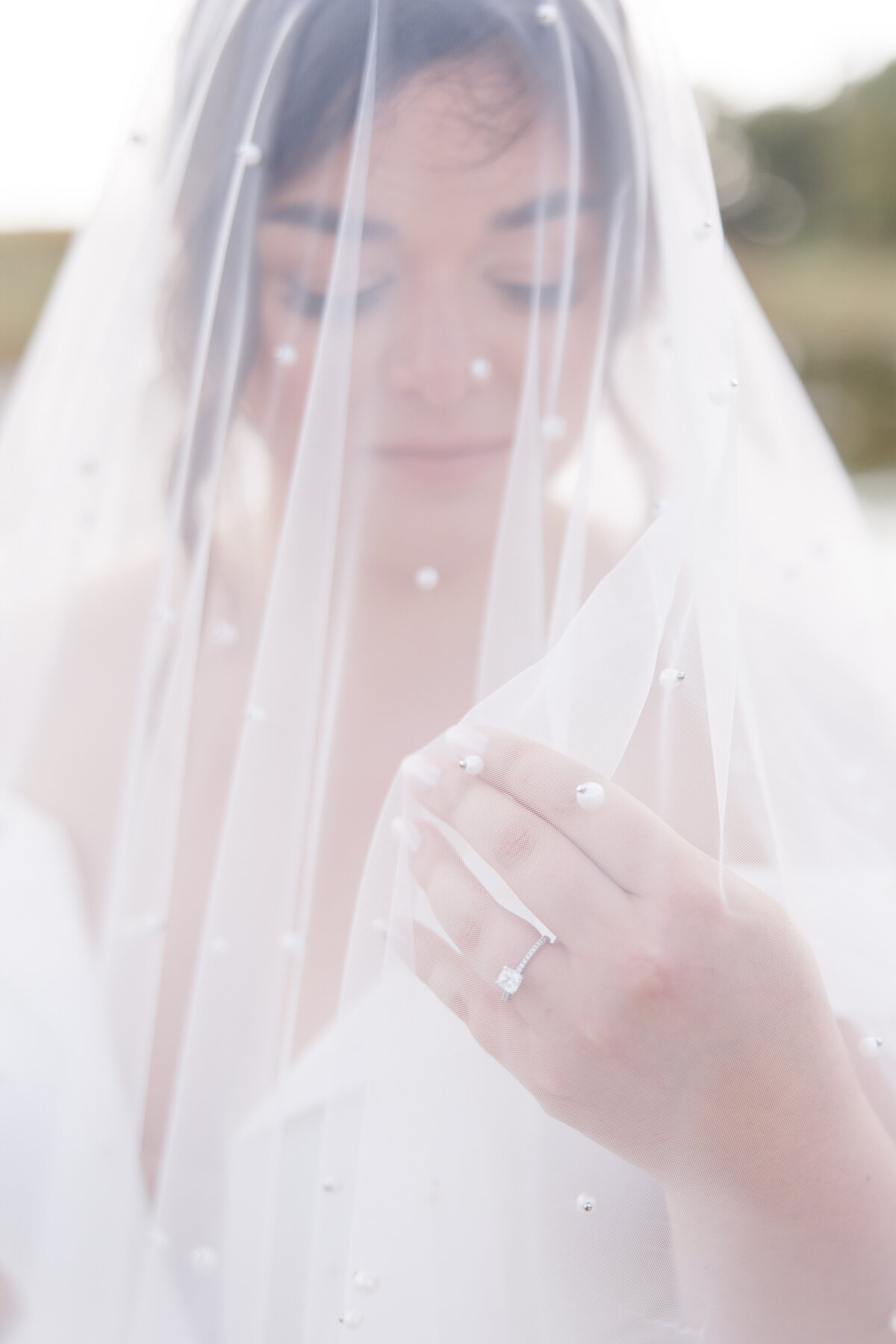 Ottawa Photographer Brittany Navin perfectly captured this beautiful Wedding at Bleeks and Bergamot