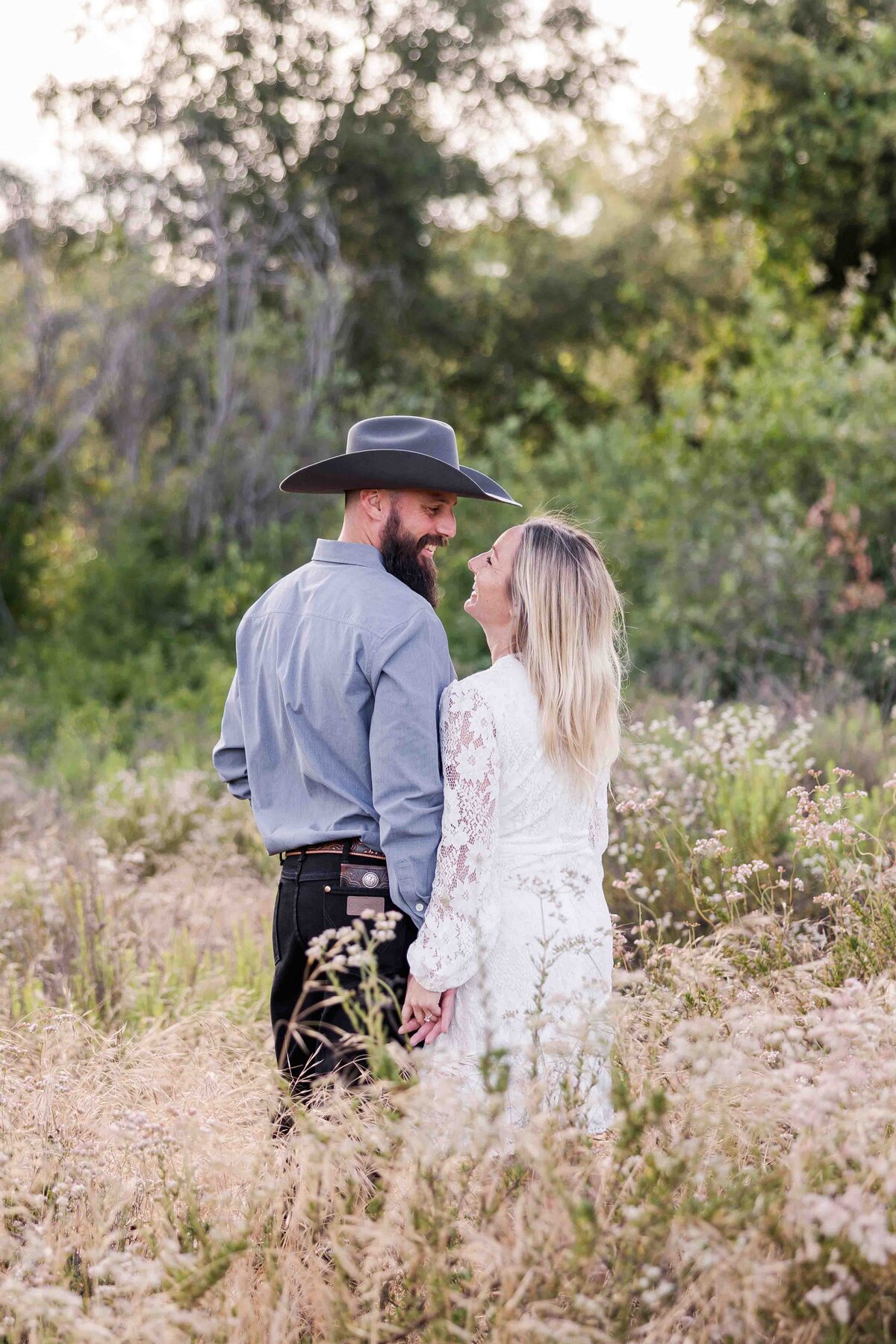 engagement-photography-san-diego-grassy-field