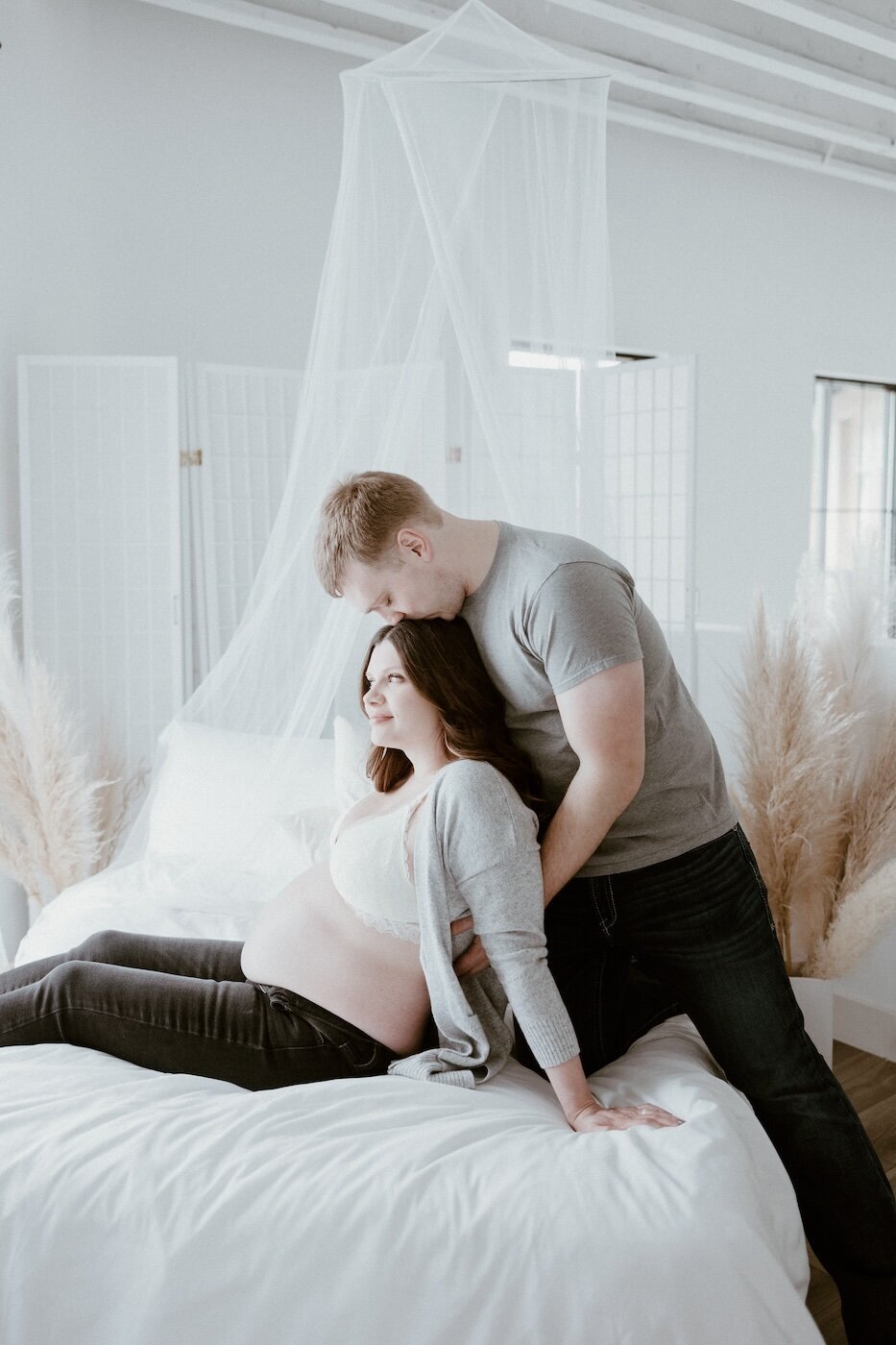 bright-and-airy-maternity-session-lux-rae-loft-1