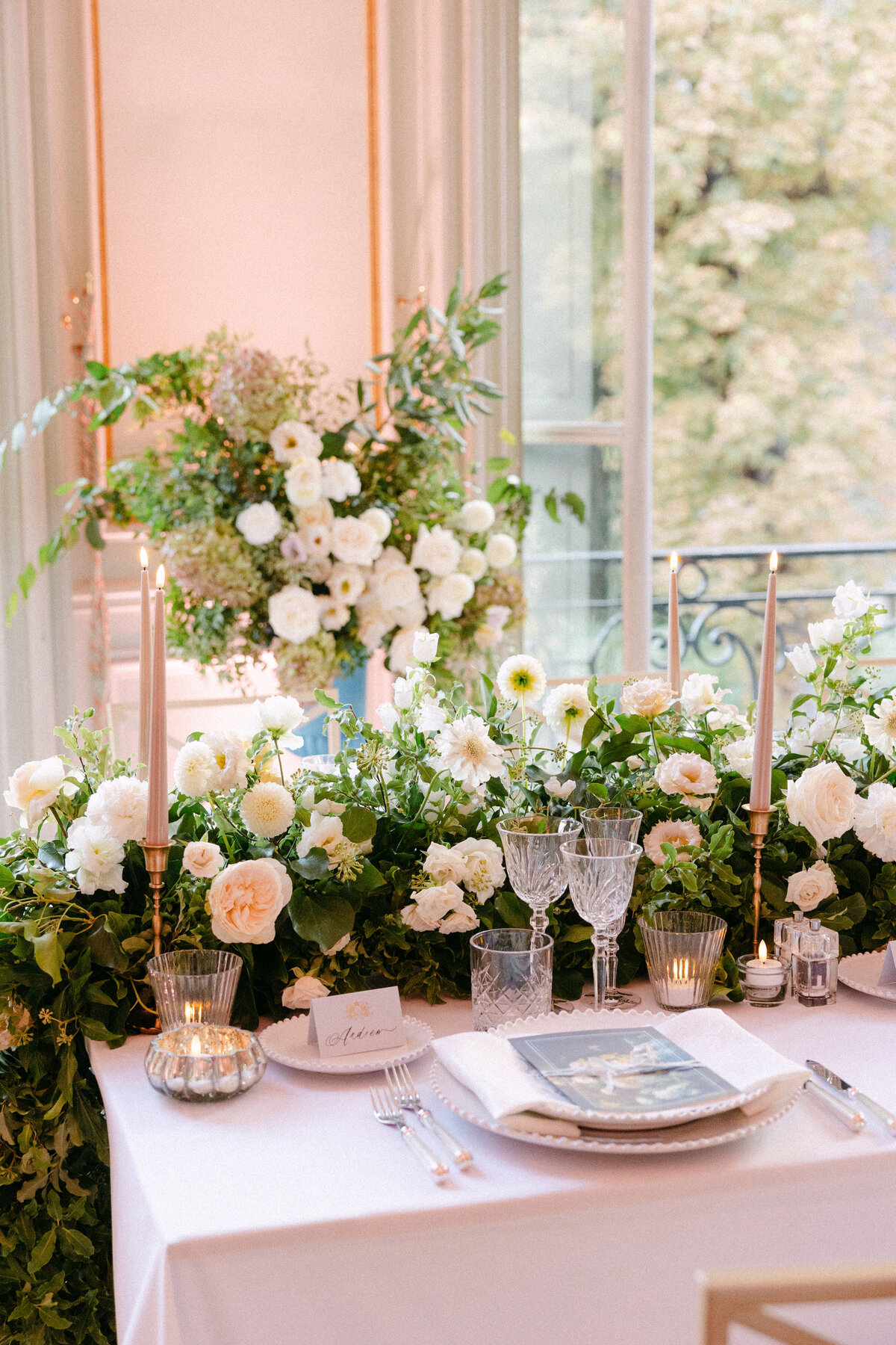 Jennifer Fox Weddings English speaking wedding planning & design agency in France crafting refined and bespoke weddings and celebrations Provence, Paris and destination wd810