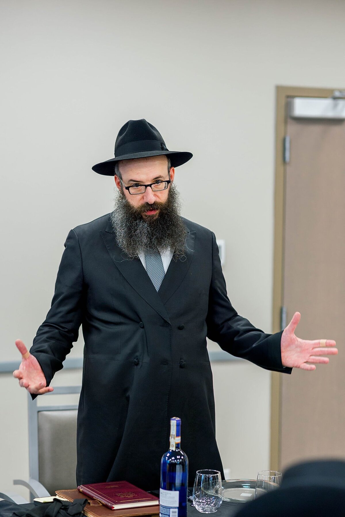 Eliana-Melmed-Photography-Chicago-LosAngeles-Jewish-WeddingPhotographer-CarmiKalman-Tisch-00136