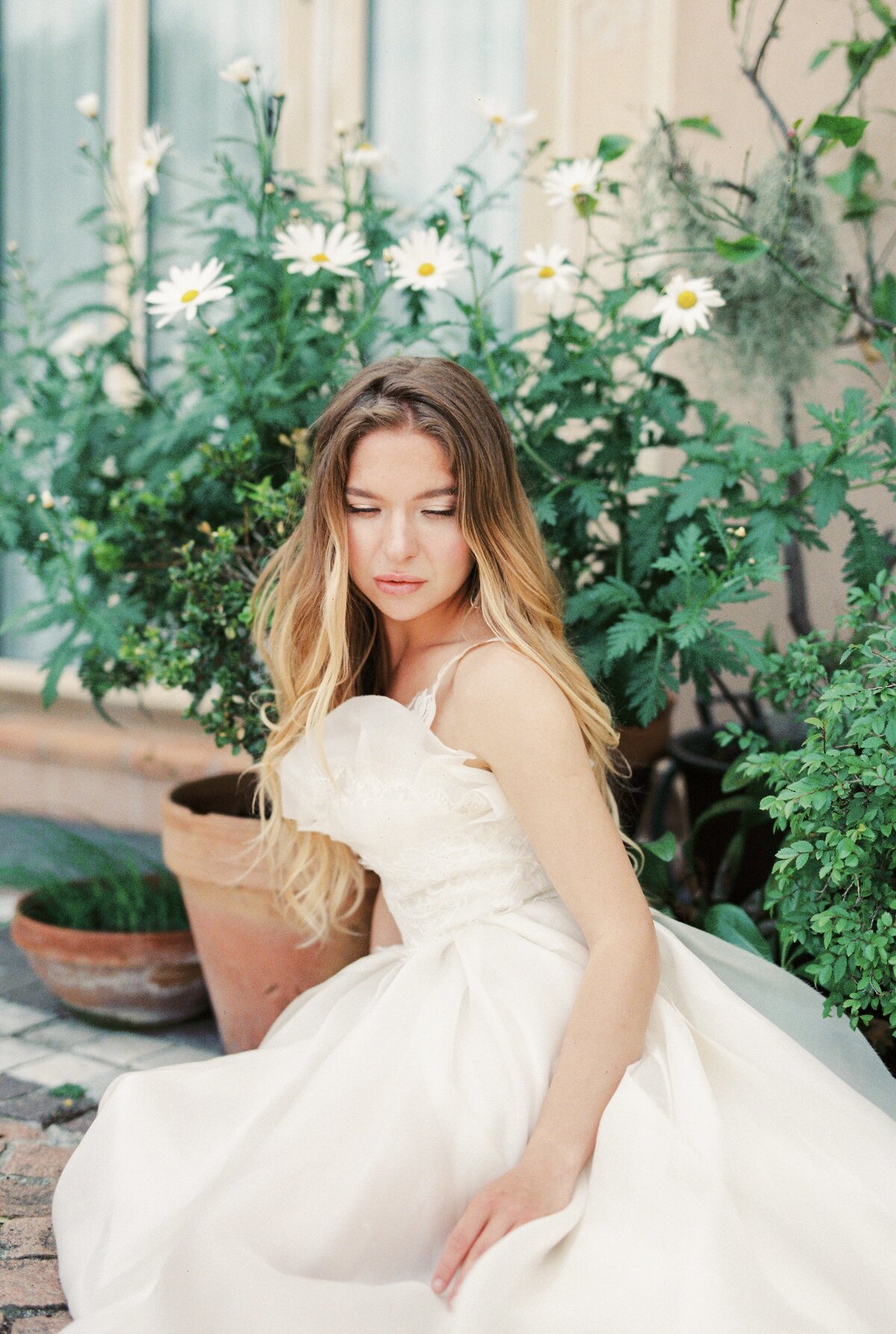 photoshoot-of-woman-in-wedding-gown