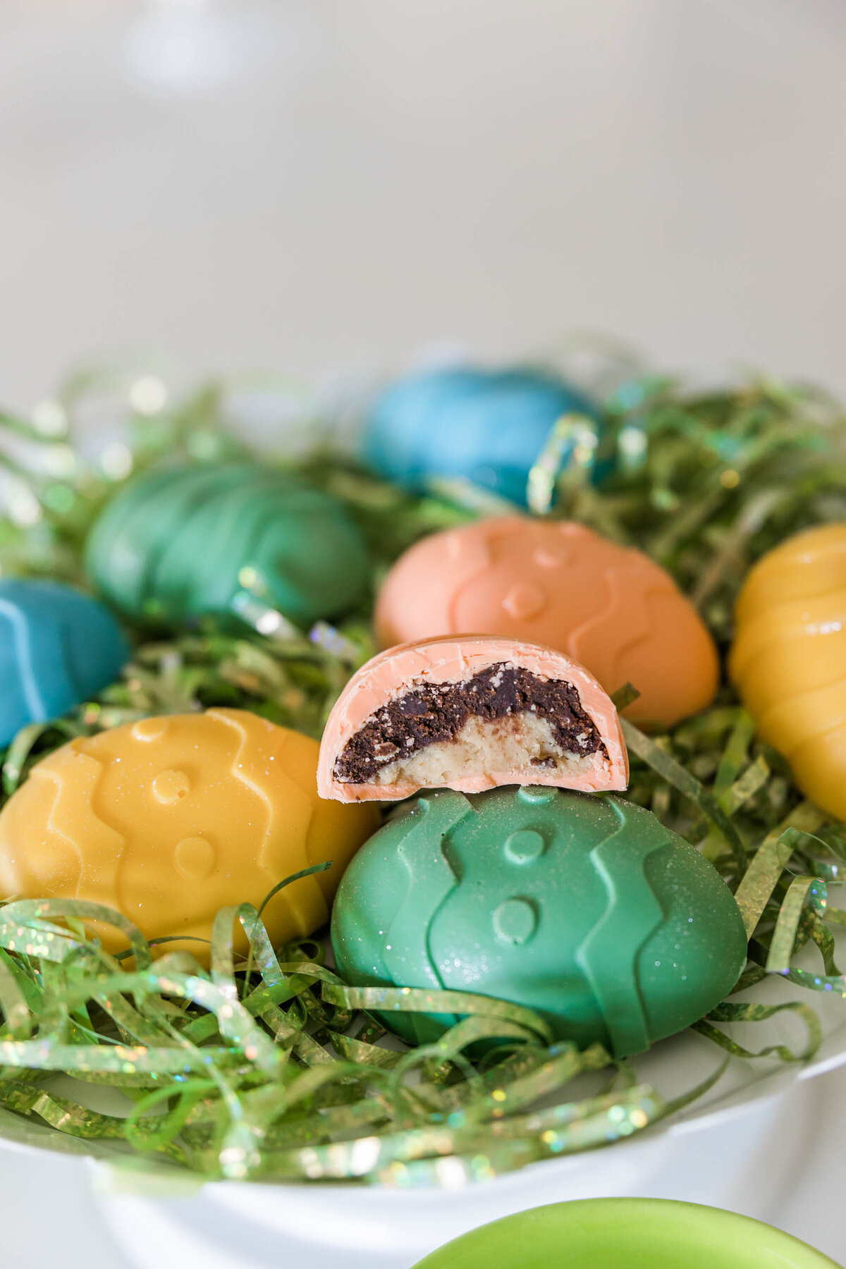 baker-personal-branding-photo-shoot-cake-pops-Easter