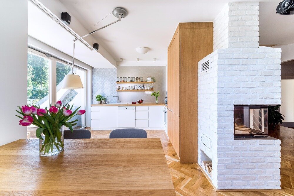 design interiéru mezonetu pohled do kuchyně