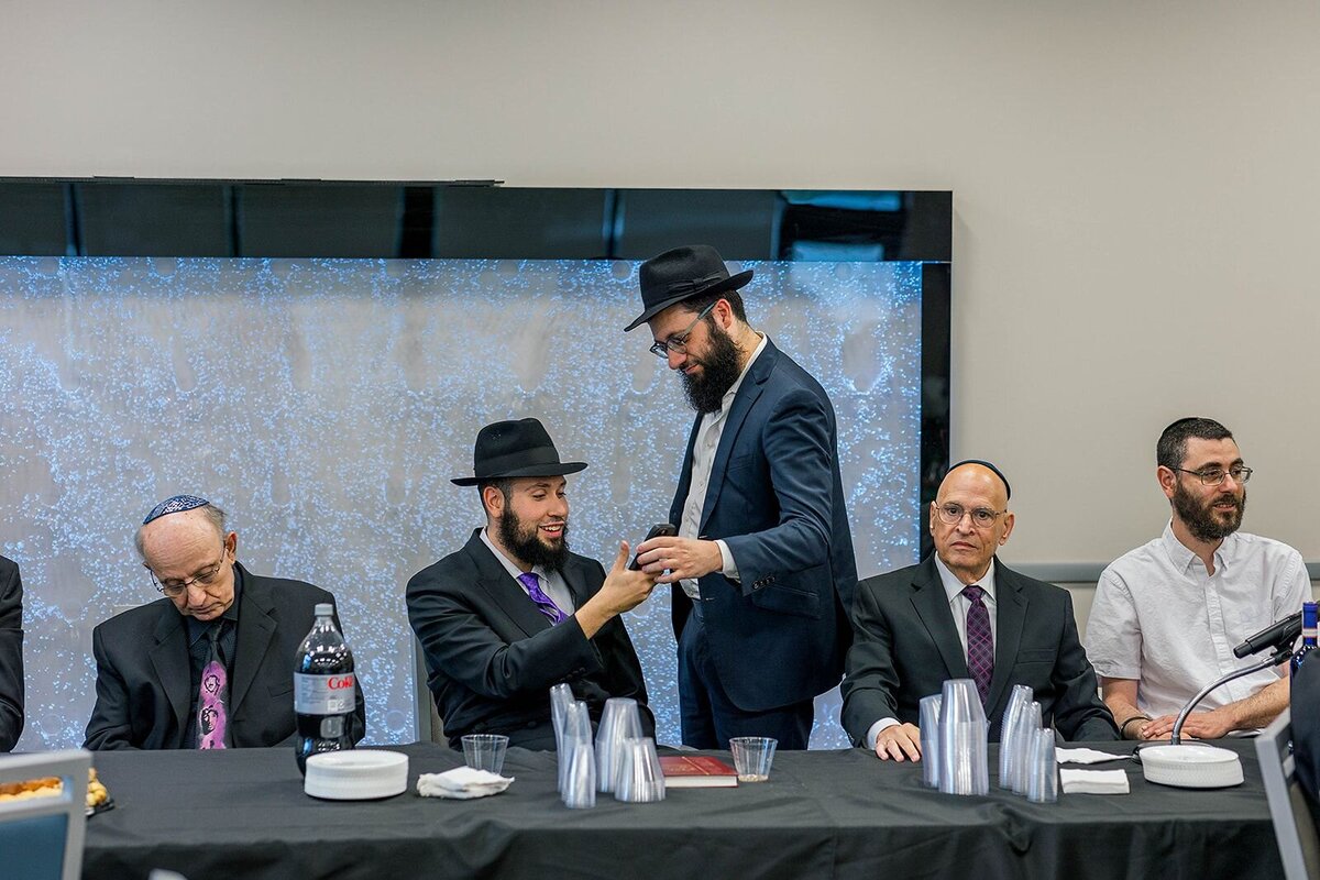 Eliana-Melmed-Photography-Chicago-LosAngeles-Jewish-WeddingPhotographer-CarmiKalman-Tisch-00144