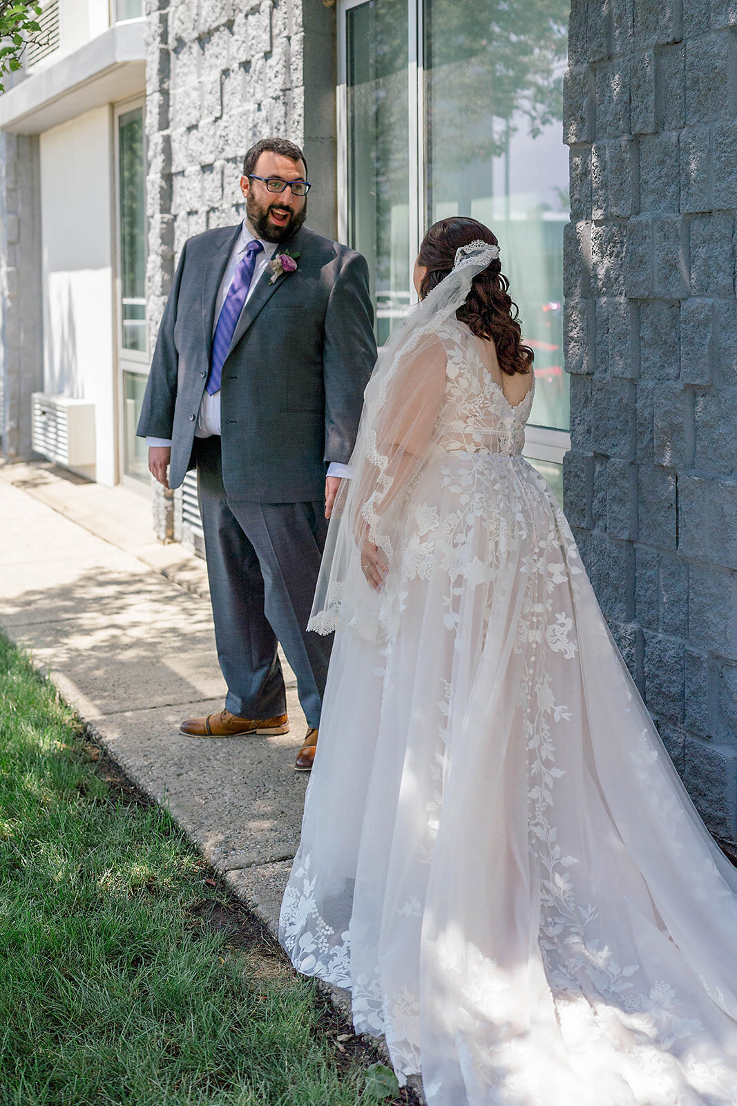 Eliana-Melmed-Photography-Chicago-LosAngeles-Jewish-WeddingPhotography-ElianaSklar-FirstLook-00076