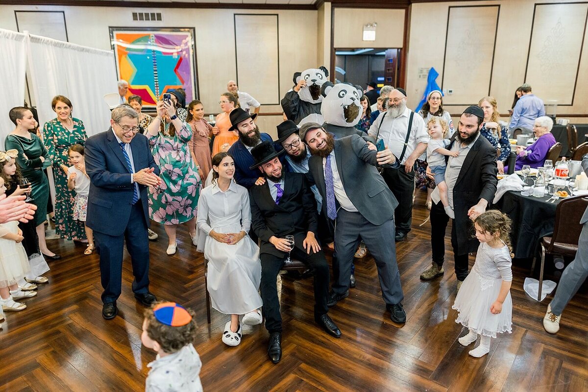 Eliana-Melmed-Photography-Chicago-LosAngeles-Jewish-WeddingPhotographer-CarmiKalman-Shtick-00015