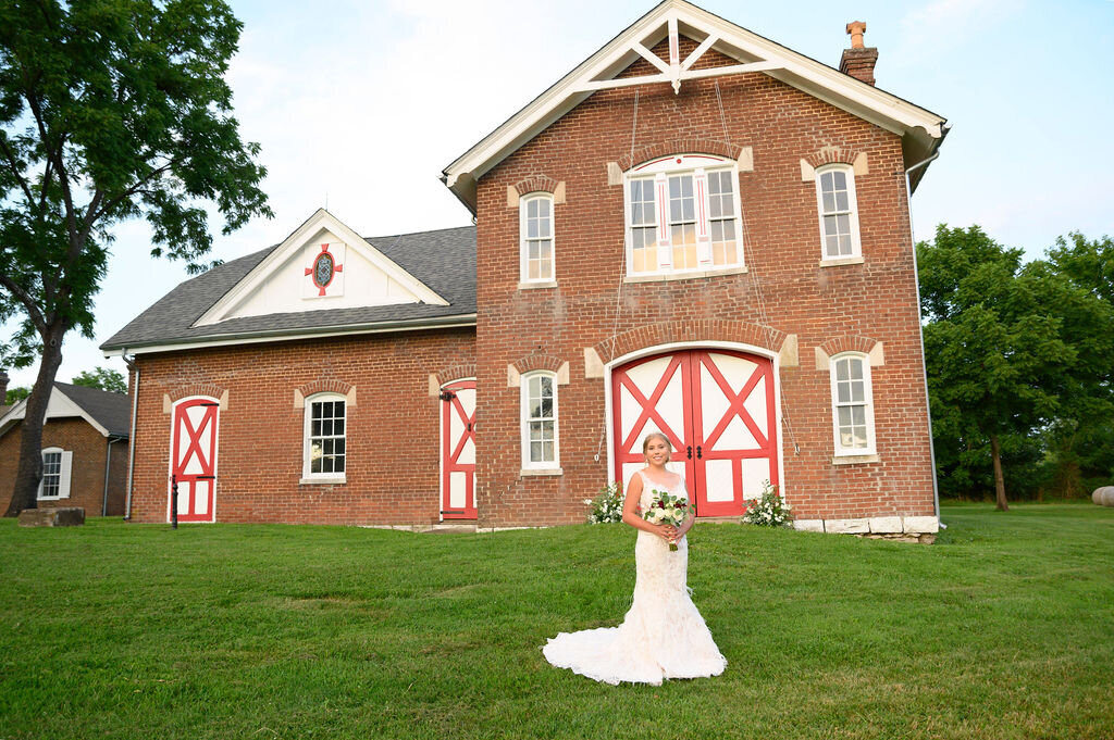 Lynwood Estate - Luxury Richmond Kentucky Wedding Venue - Elegant Estate Wedding 00038