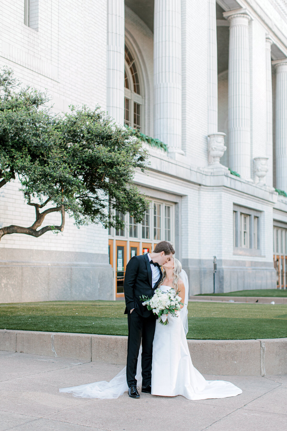 Madison & Michael's Wedding at Union Station | Dallas Wedding Photographer | Sami Kathryn Photography-136