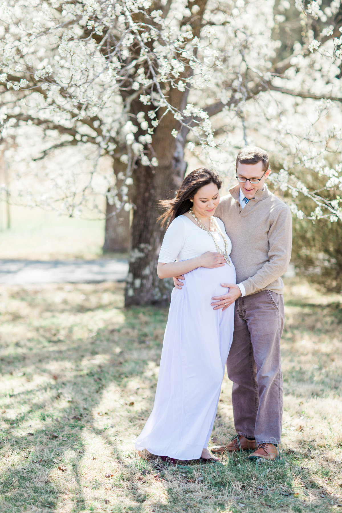 Virginia Maternity Photographer | Chelsea Schaefer Photography | Spring Maternity Session | looking down at baby