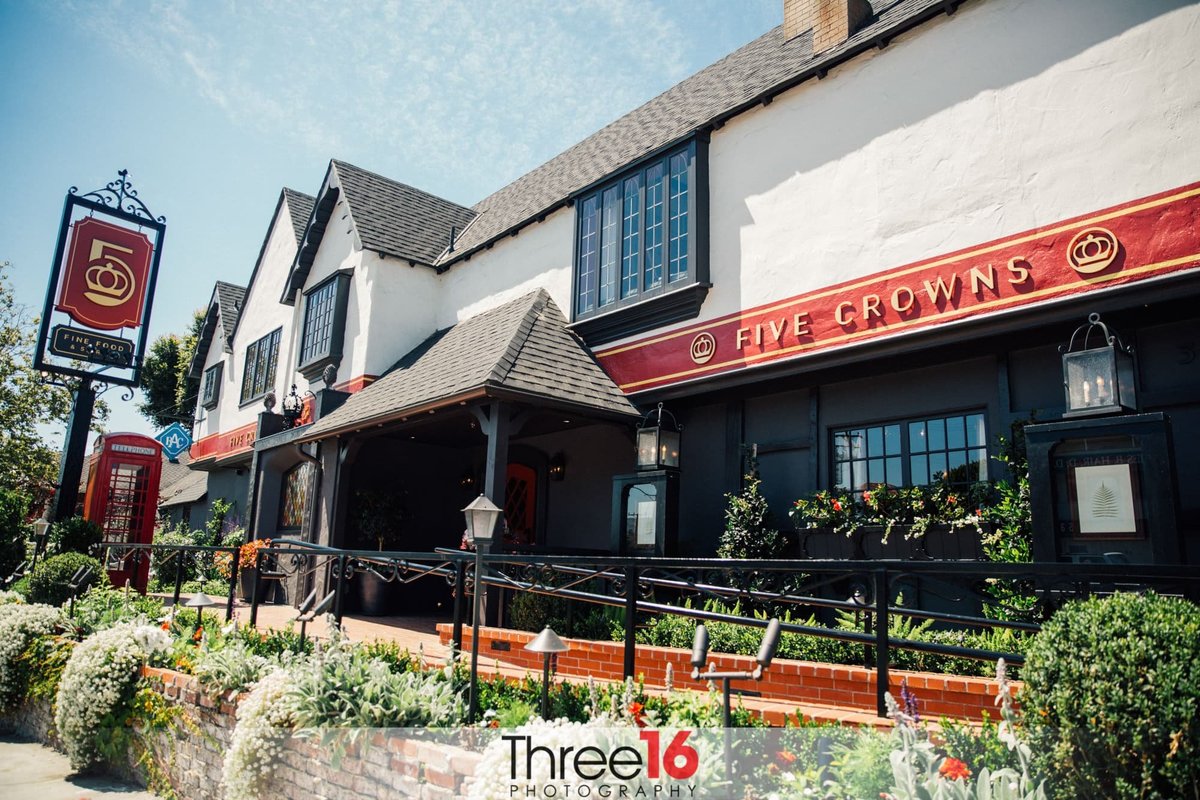 The Five Crowns Restaurant serves as a great wedding venue