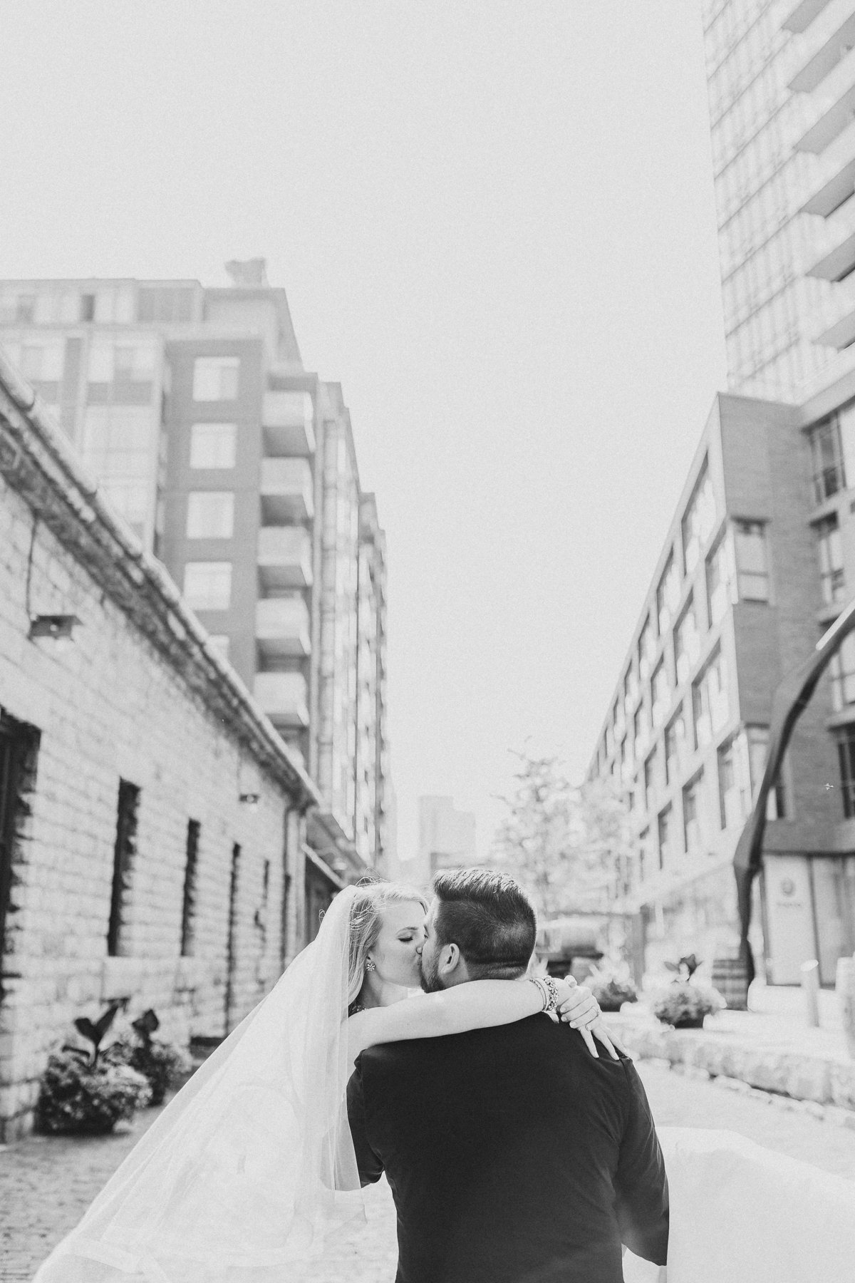 Toronto Wedding Photographer Gallery 2020_WeeThreeSparrowsPhotography_539