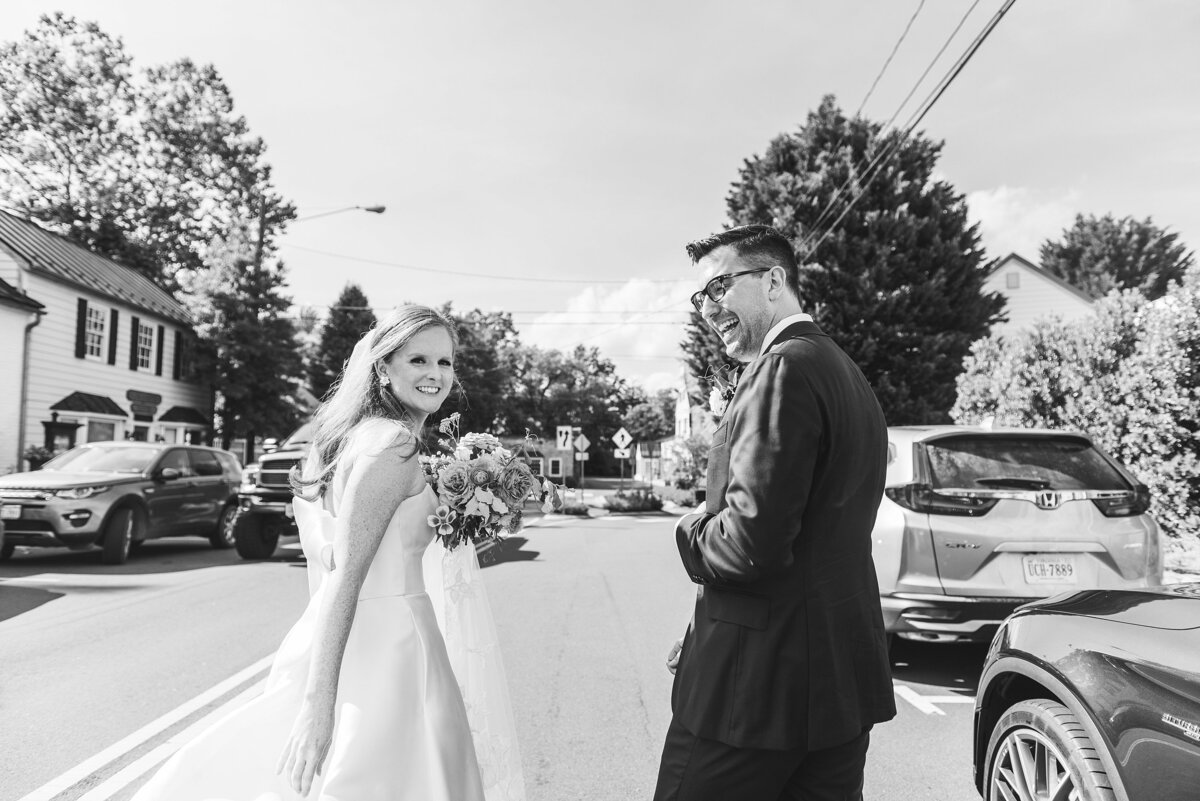 Event-Planning-DC-Wedding-Middleburg-VA-Redfox-Inn-couple-black-white
