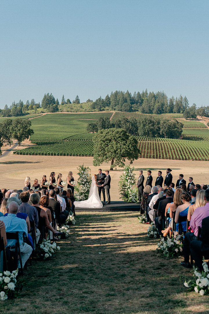 Oregon Vineyard Wedding Oregon Wedding Photographer Megan Kay Photography -38