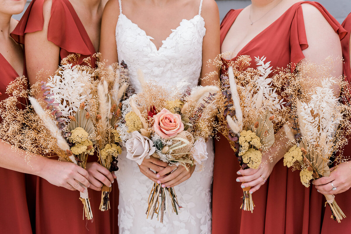 Dried_Floral_Wedding_Bouquets