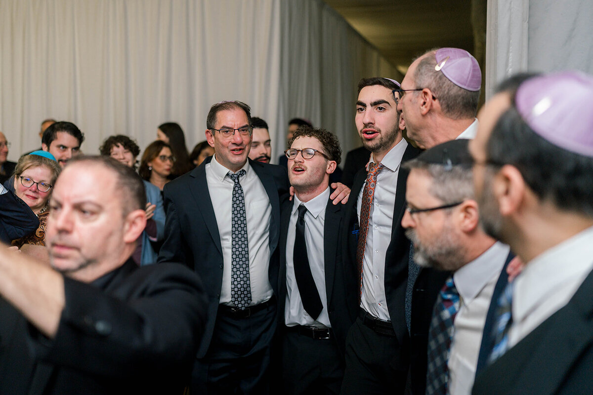 Eliana-Melmed-Photography-Chicago-LosAngeles-Jewish-WeddingPhotography-Chuppah-00273