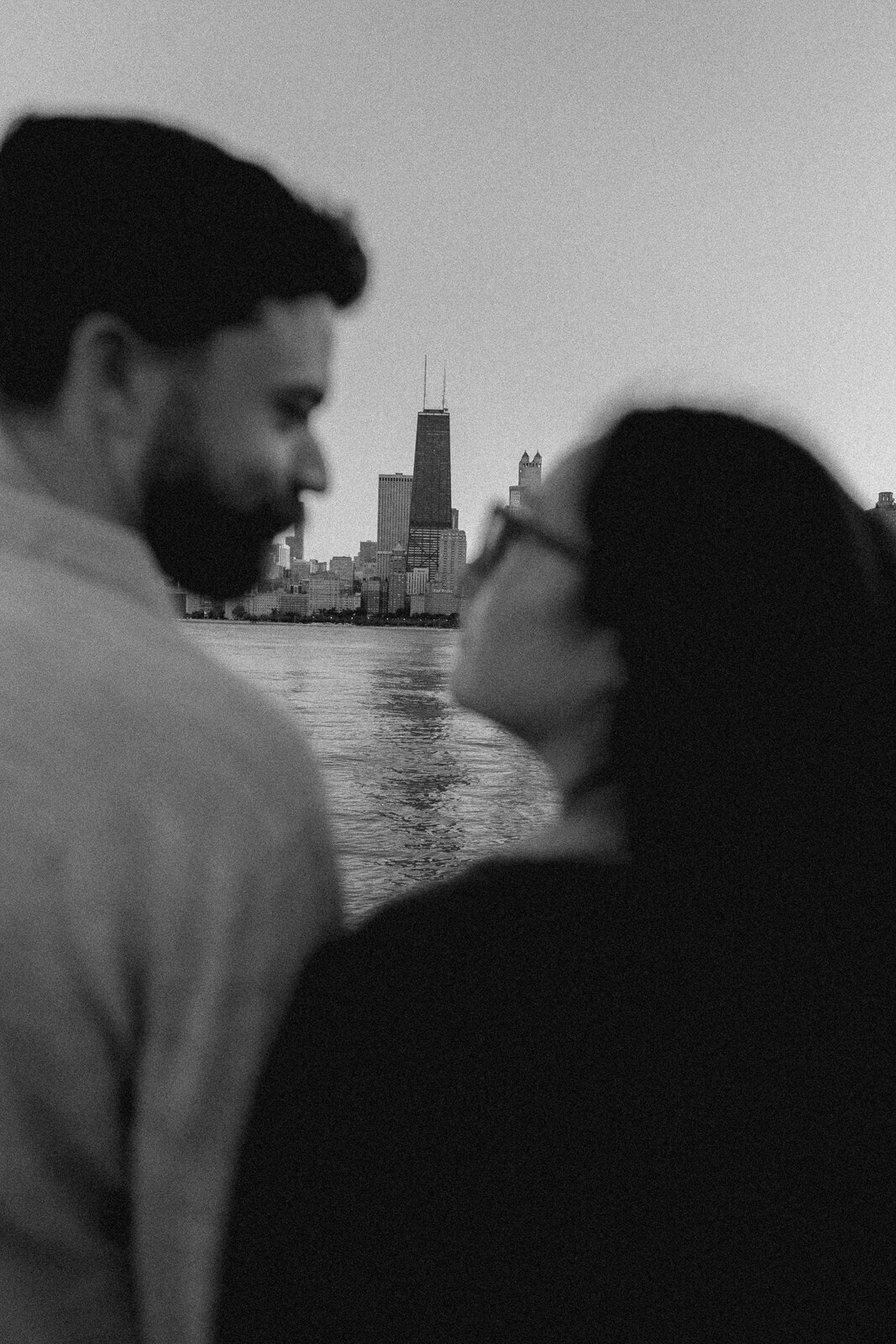engaged-chicago-north-avenue-beach-city-session-love-untraditional-rachael-marie-illinois-3