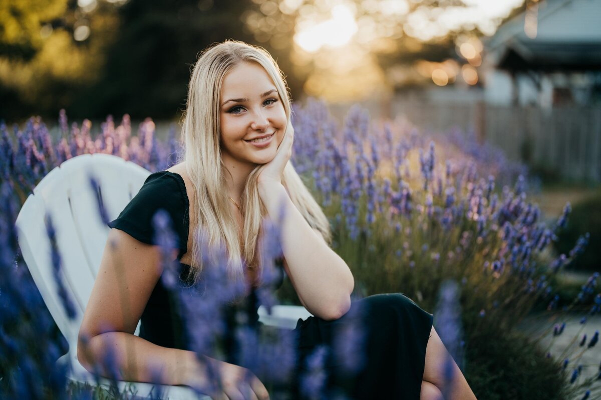 girl-in-lavendar-field-golden-hour
