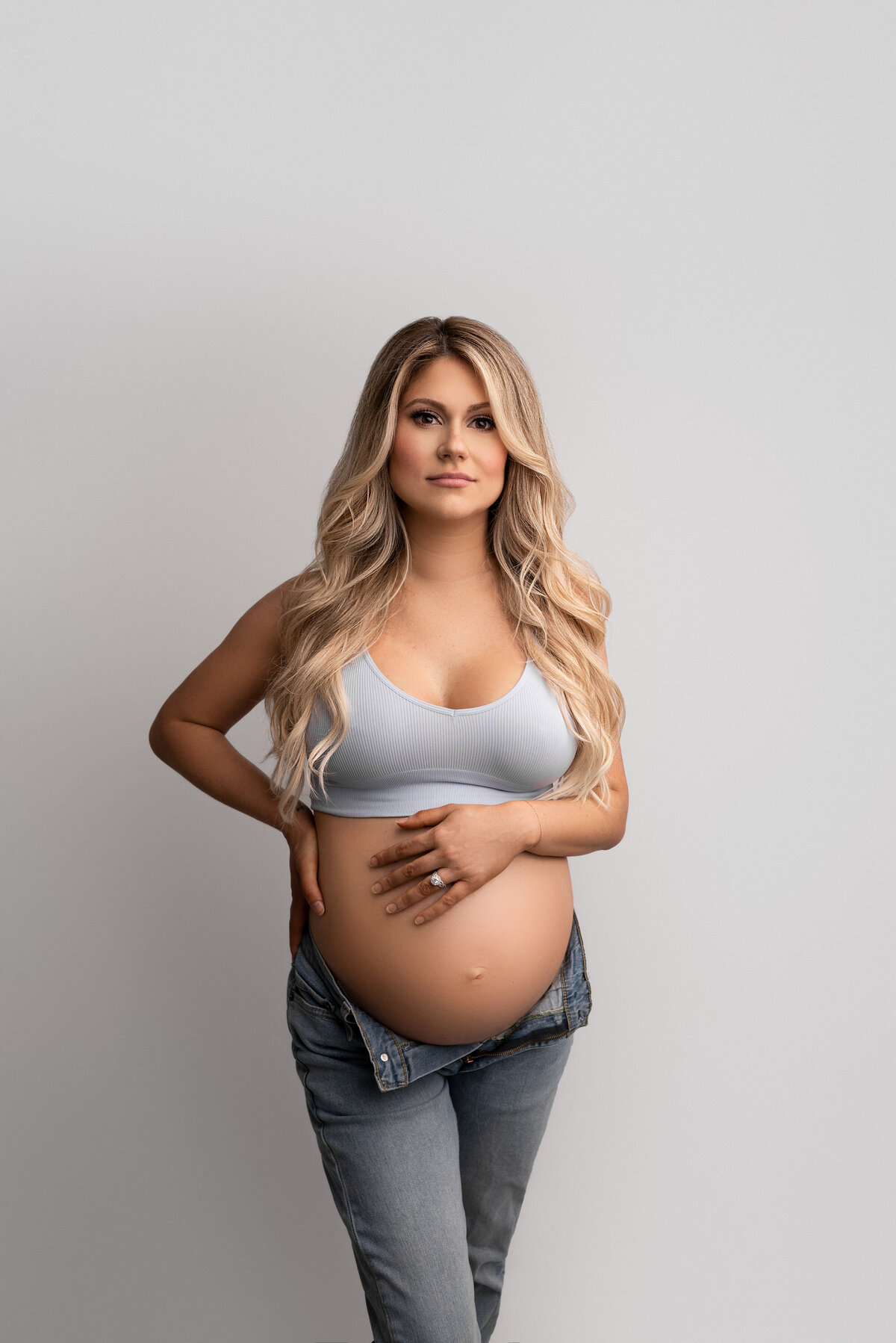 New Jersey's best maternity photographer Katie Marshall captures expectant mom for fine art maternity photos.