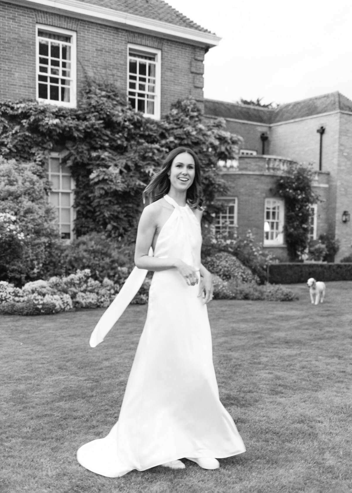 chloe-winstanley-weddings-halfpenny-bridal-bow-black-white