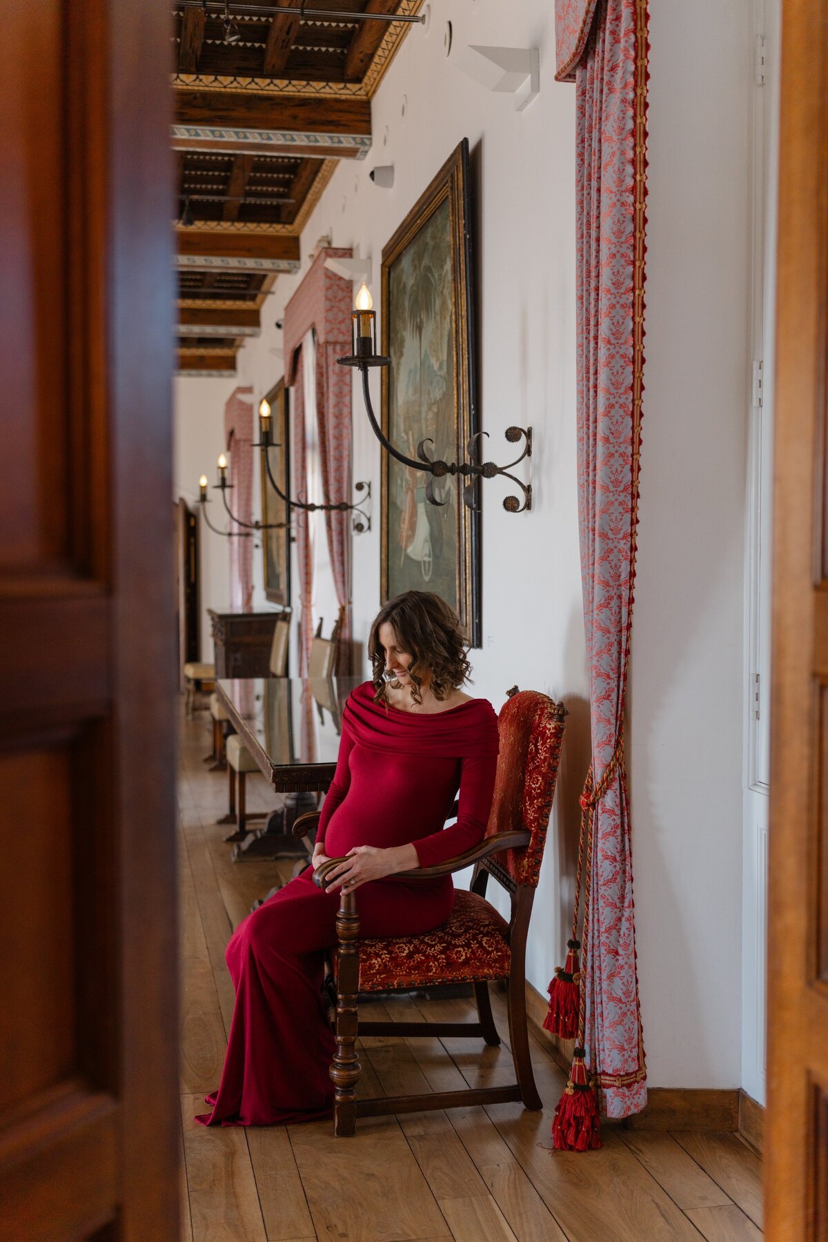 Maternity_Photography_at_Villa_Terrace_in_Milwaukee-8